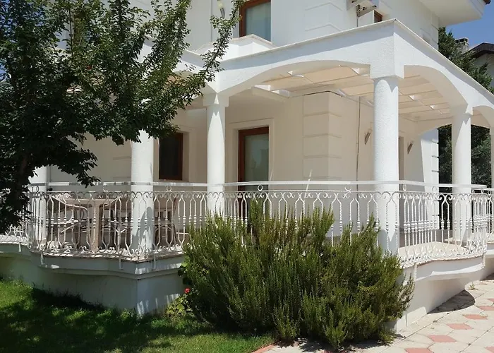 Ekin Βίλα Φετιγιέ